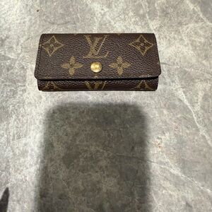 Louis Vuitton Monogram Key Holder in Brown and Gold